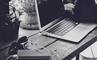 15年信誉品牌-【直播】小白熊谈清清转野：当时猪哼让我去现场，太搞笑了，去毛的现场