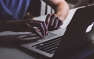 15年信誉品牌-【直播】小白熊谈清清转野：当时猪哼让我去现场，太搞笑了，去毛的现场