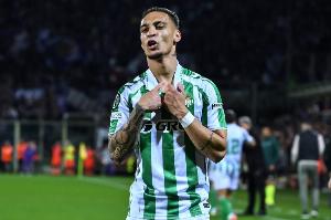 西媒：贝蒂斯重启引进安东尼的谈判，球员已向曼联表达离队意愿